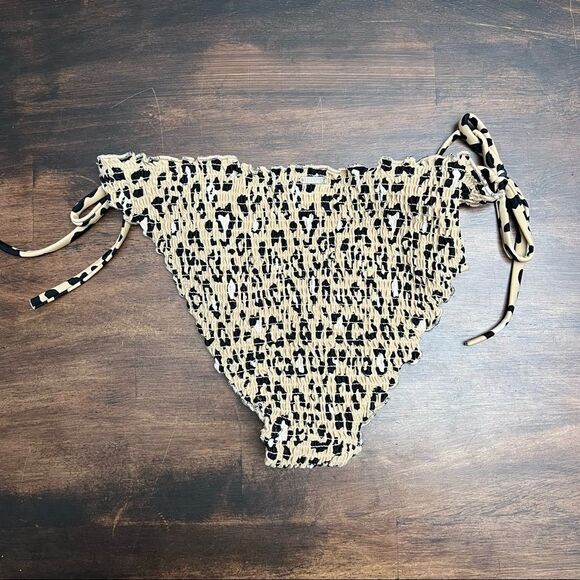 Hollister cheetah print textured bikini bottom size extra small XS - Picture 2 of 7